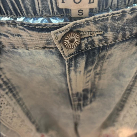 POL Chambray Floral and Lace Patchwork Pants NWT - Picture 6 of 8